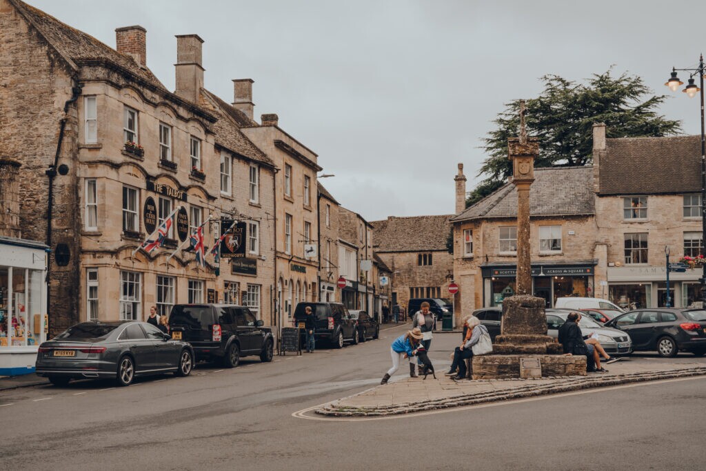 Small groups of people Stow-on-the-wold-market-square