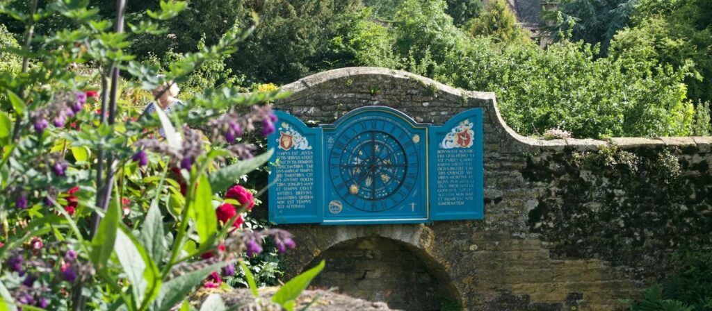 nychthemeron-clock-snowshill-manor