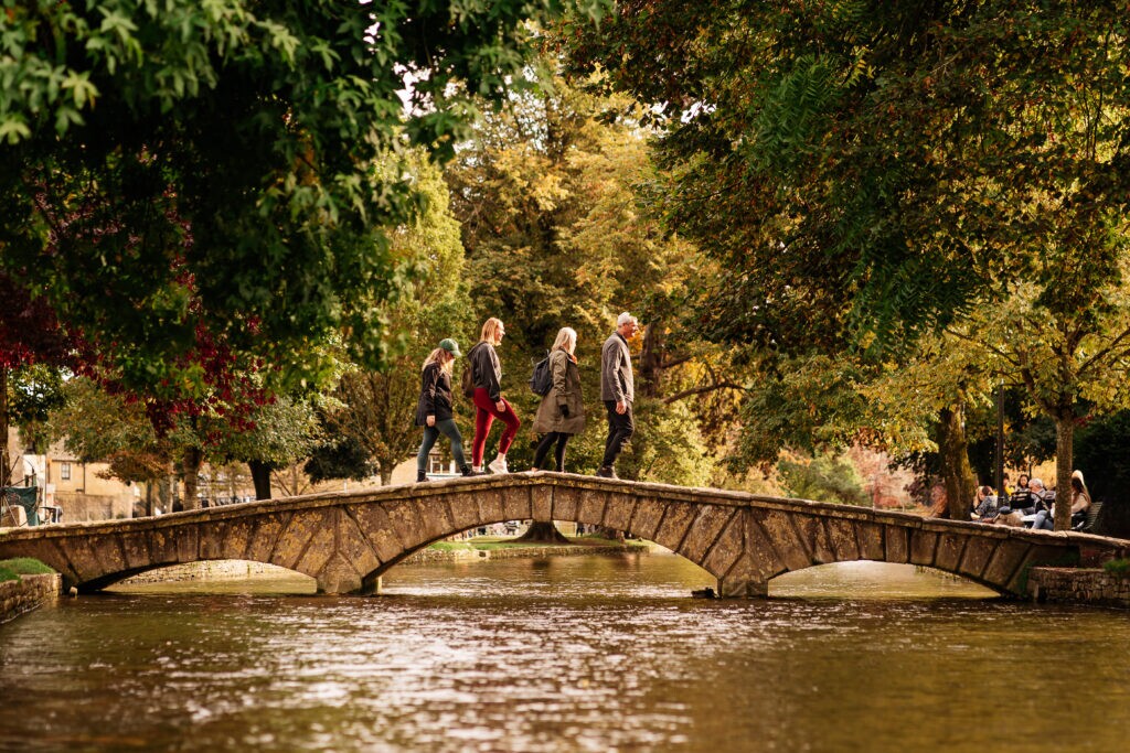 bourton-on-the-water-autumn