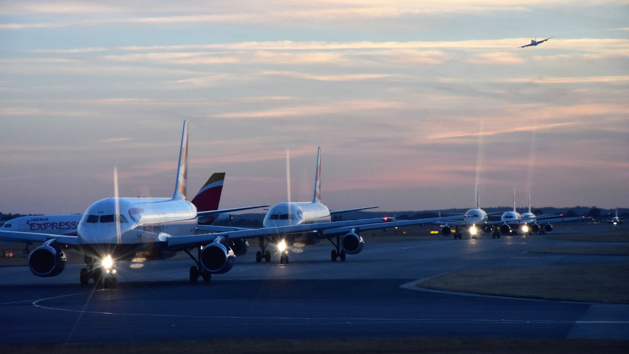 Aeroplanes at Heathrow airport