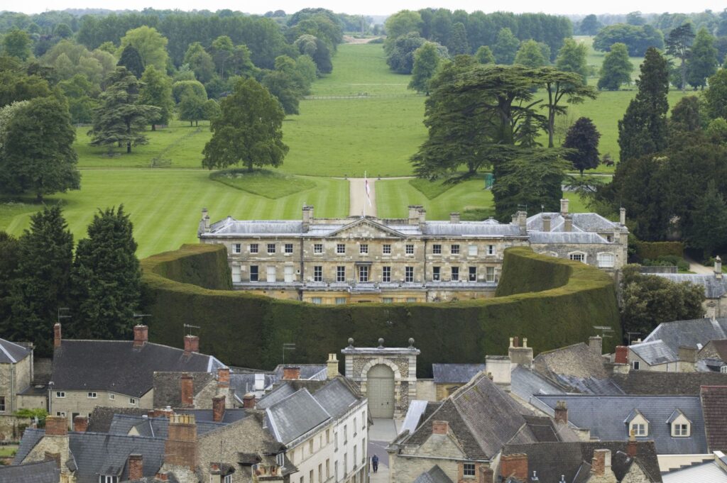 Largest-yew-hedge-in-the-world-cirencester-park