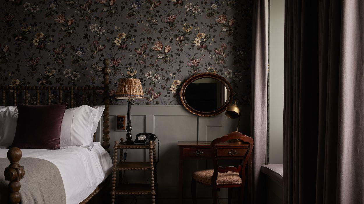 english-social-season-tennis-gallery-10_rsz_07102025144222114jpg