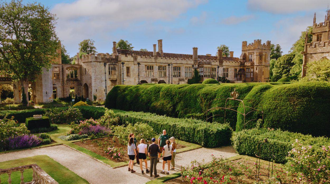 luxury-cotswold-walking-tour-11_rsz_03092025153542358jpg